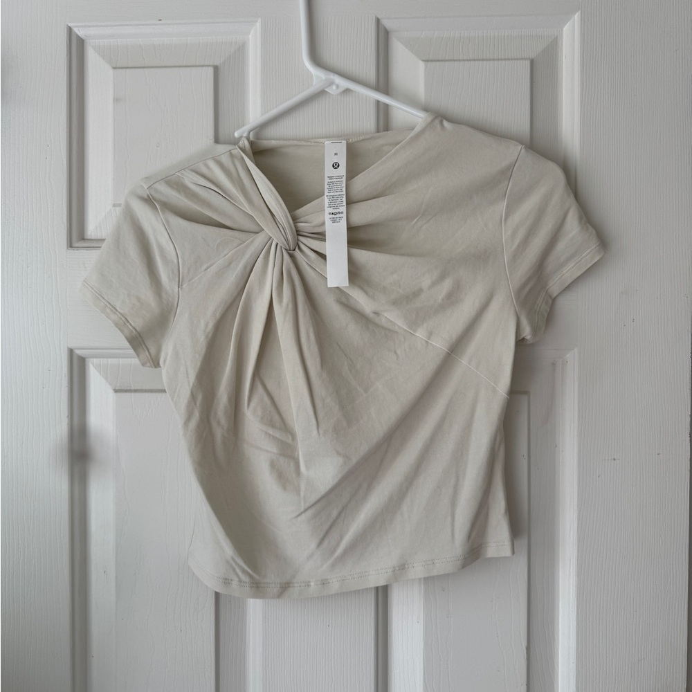 Lululemon • Cream Women's Knot Cropped Top • M